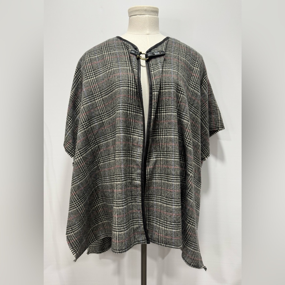 Vince Camuto Shawl Poncho Cape EUC